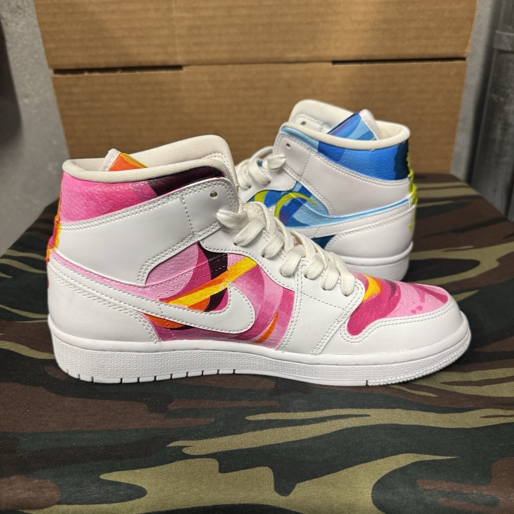 Air Jordan 1 Mid Zendaya 'Euphoria One‎ of a Kind - Picture 3 of 8